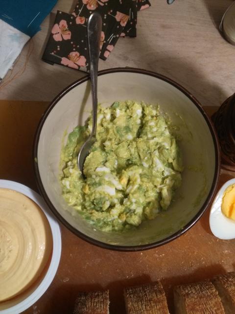 Avocado mit Ei