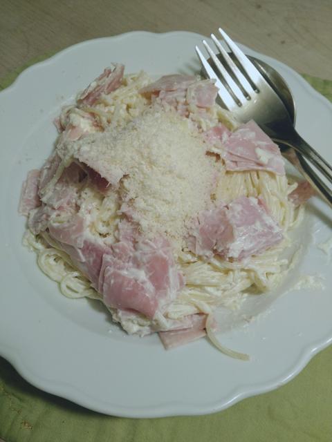 Spaghetti mit Schinken und Frischkäse