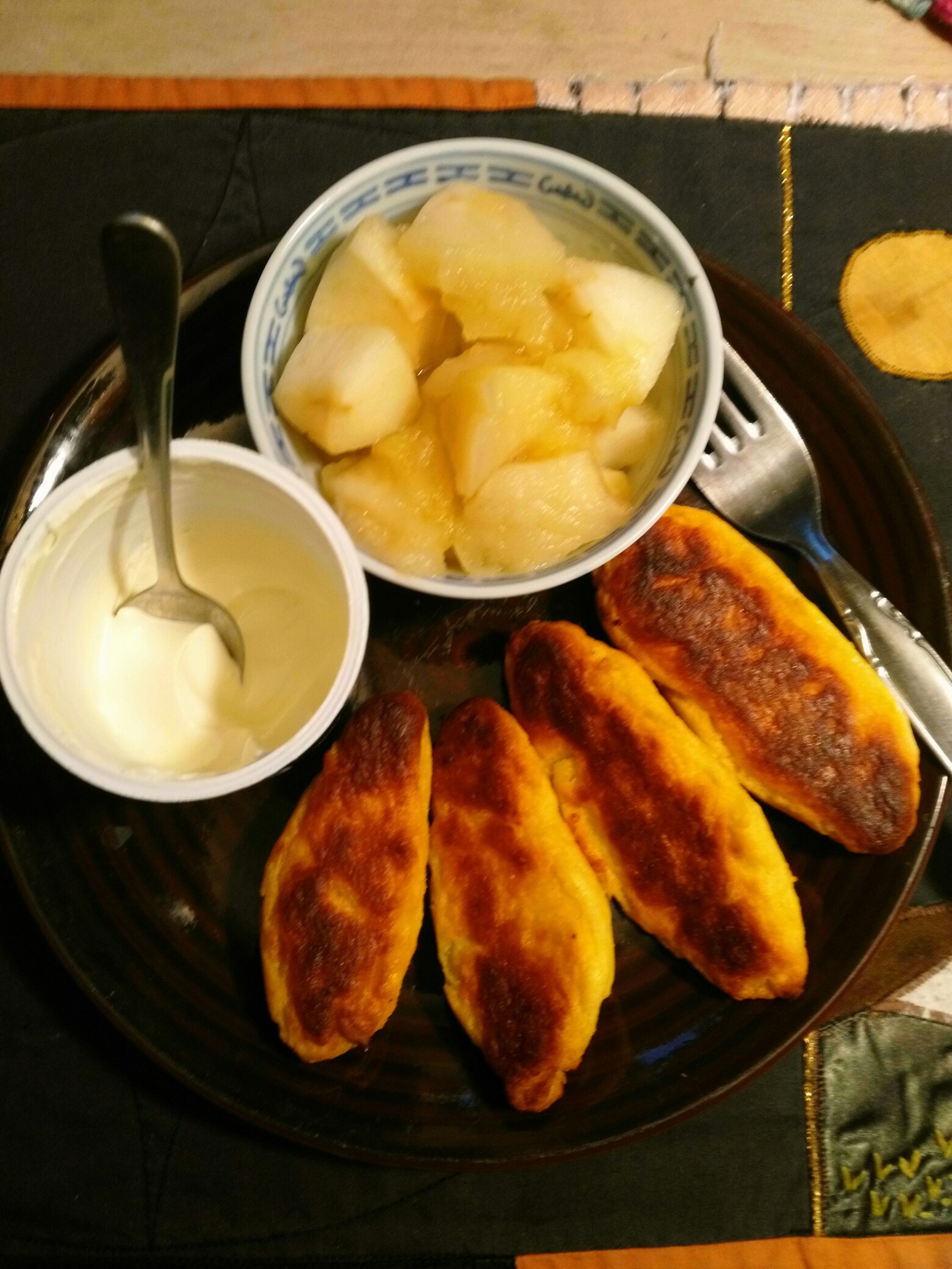 Kartoffelnudeln mit Apfelkompott
