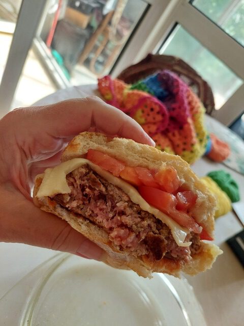Inselfisch Burger anbeisse